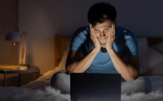 Constant Screen Time और Brain Health: क्या आपकी Digital Life आपके दिमाग को नुकसान पहुँचा रही है?